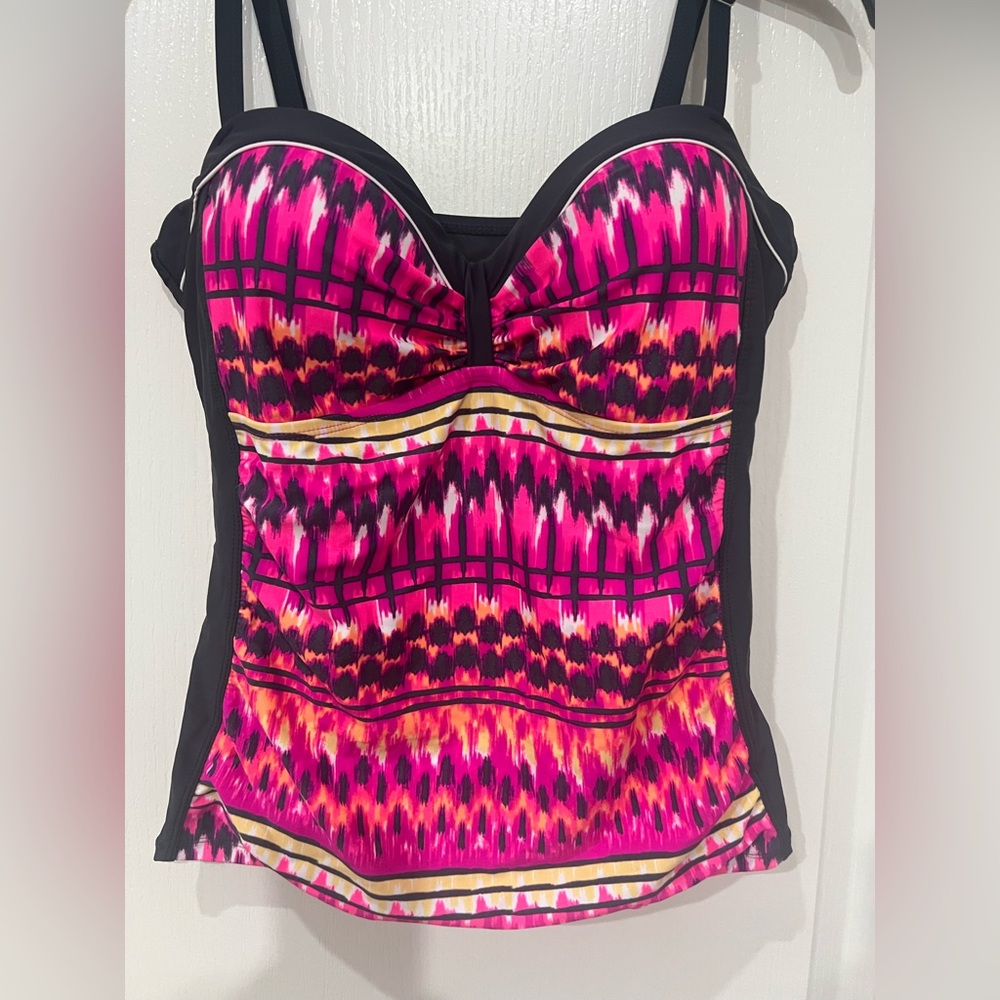 Free Country Pink and Black Patterned Tankini Size: Large - Picture 2 of 6